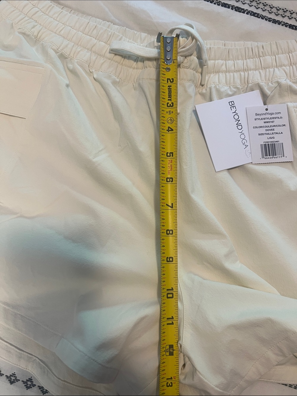 NEW Beyond Yoga Cream Drawstring Athletic 3” peak Shorts size Large - Picture 6 of 6